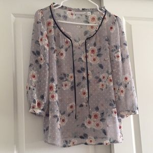 Lovely sheer floral 3/4 sleeve blouse